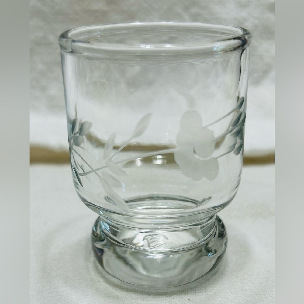 Princess House Heritage punch glass. New condition. Etching is perfect.